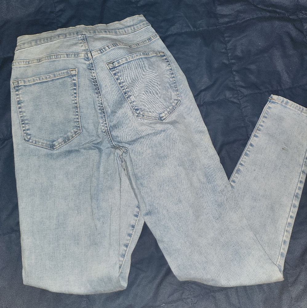 Jean - Picture 2 of 3